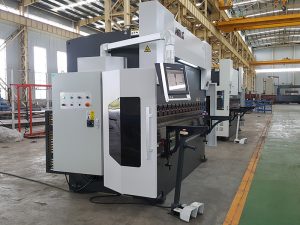 высокопроизводительный гидравлический синхронный пресс-тормоз с роботом